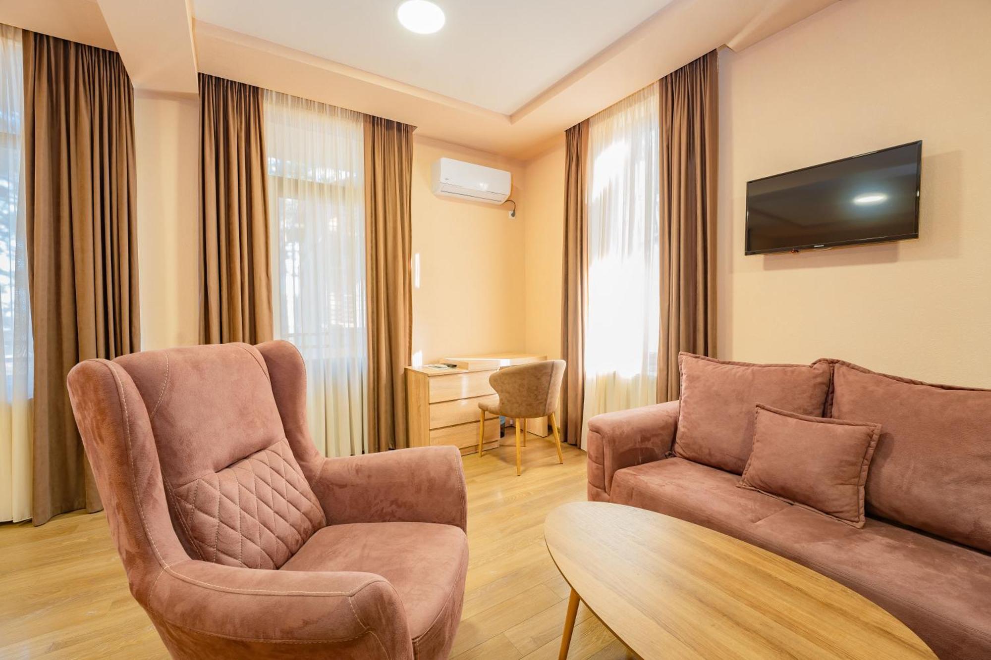 Zuzumbo Resort & Spa Telavi Buitenkant foto